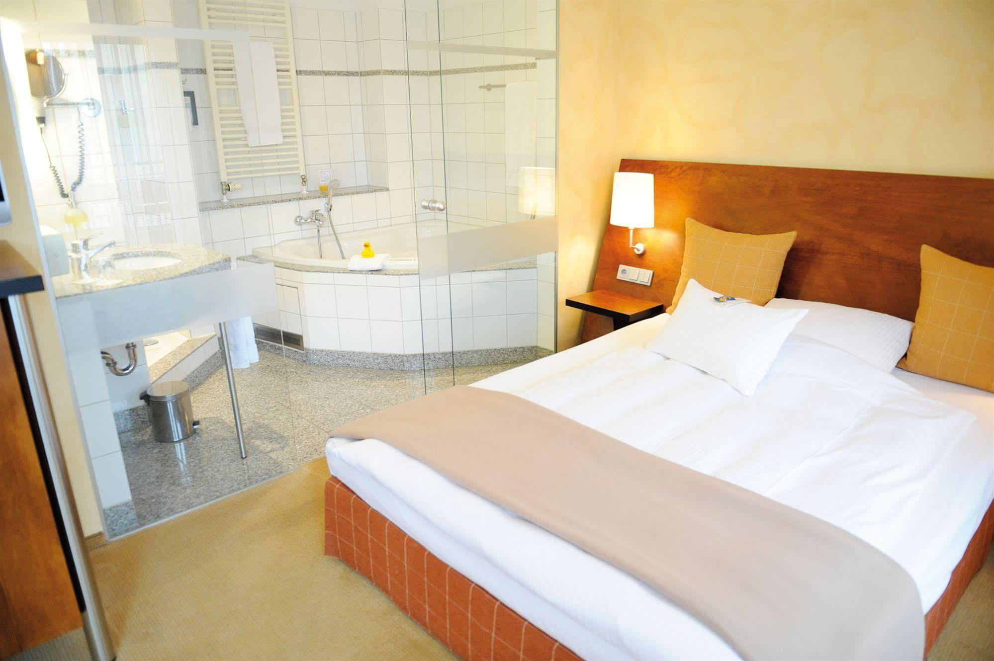 Wellings Romantik Hotel Zur Linde Морс-Вінн Екстер'єр фото
